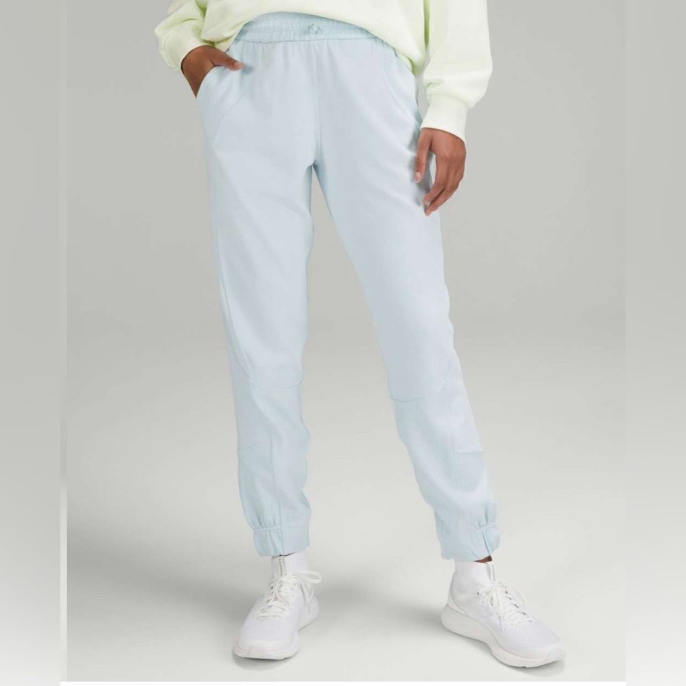 Lululemon brushed softstreme ribbed high rise jogger size 6